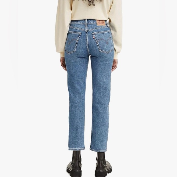 Levi's Women's Wedgie Straight Jeans - Picture 2 of 6